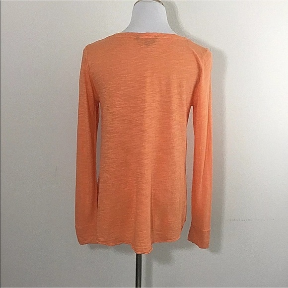 Banana Republic Slubbed Ruffle Hem V-Neck Tee - Picture 6 of 7